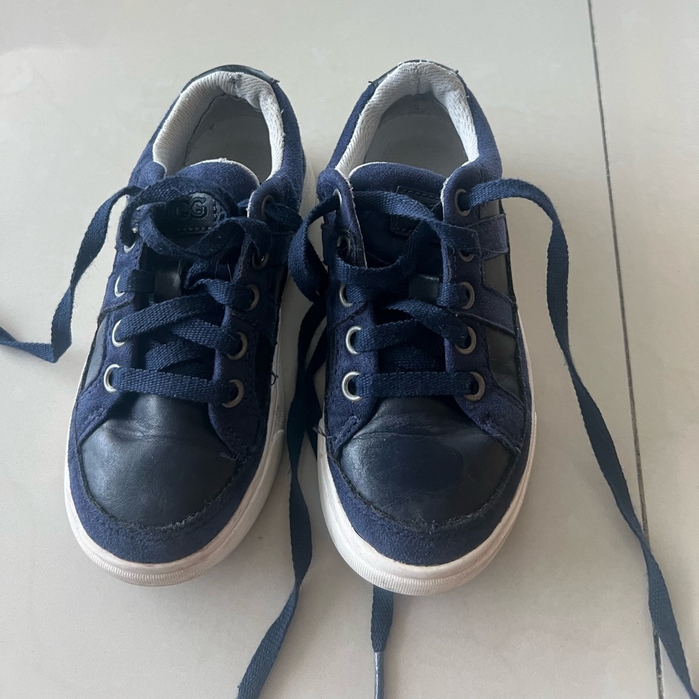 SOLD Toddler sneakers UGG
